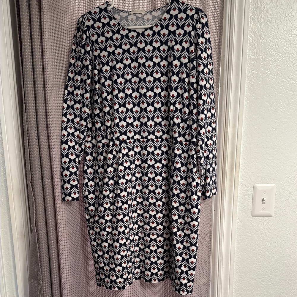 Boden Penelope Jersey Dress
Navy, Petal Head, 20/22 R
